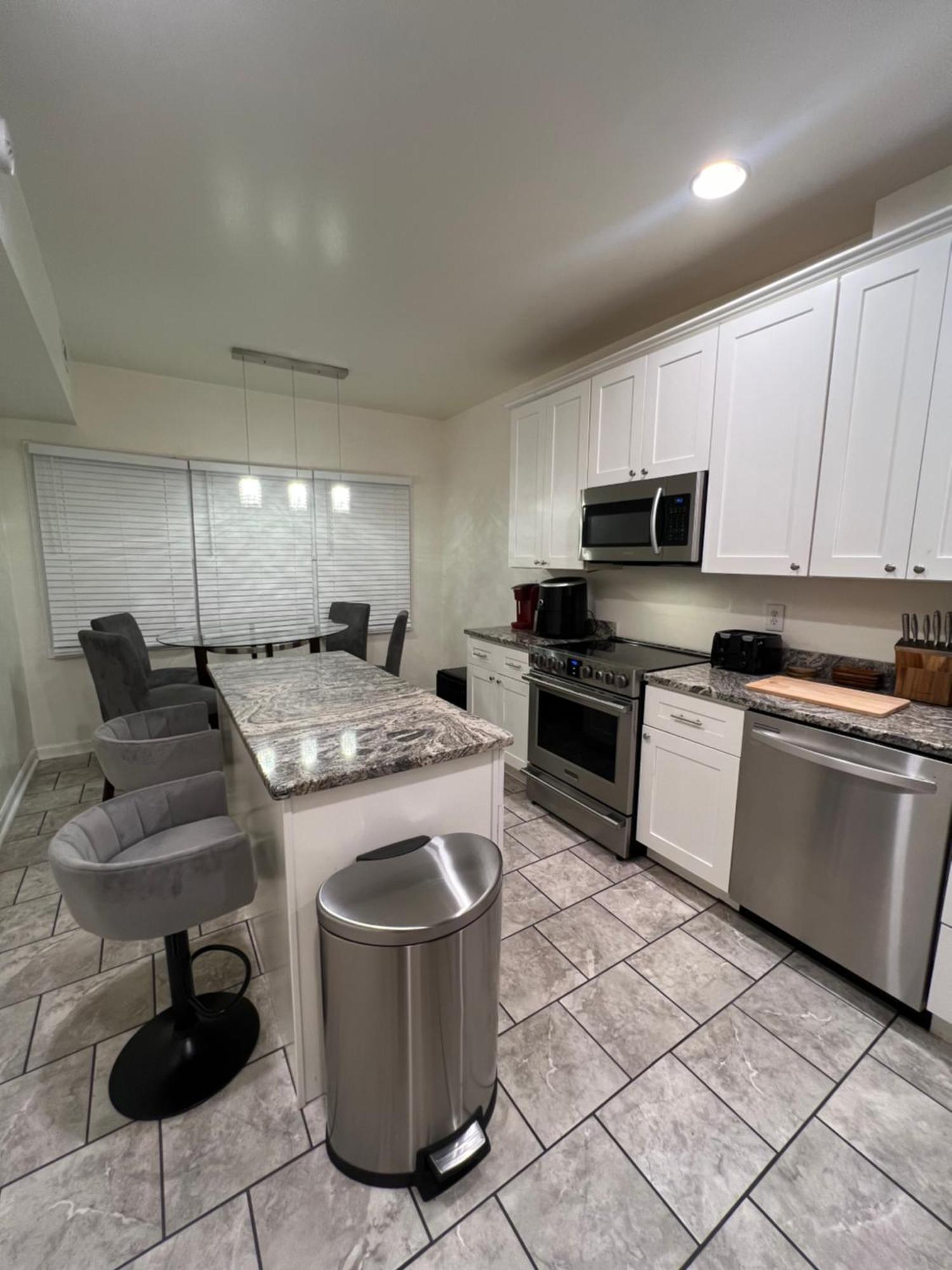 Chic 3 Bedroom House In *
